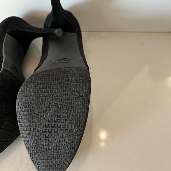 Stuart Weitzman Black suede platform high heel - Picture 7 of 15